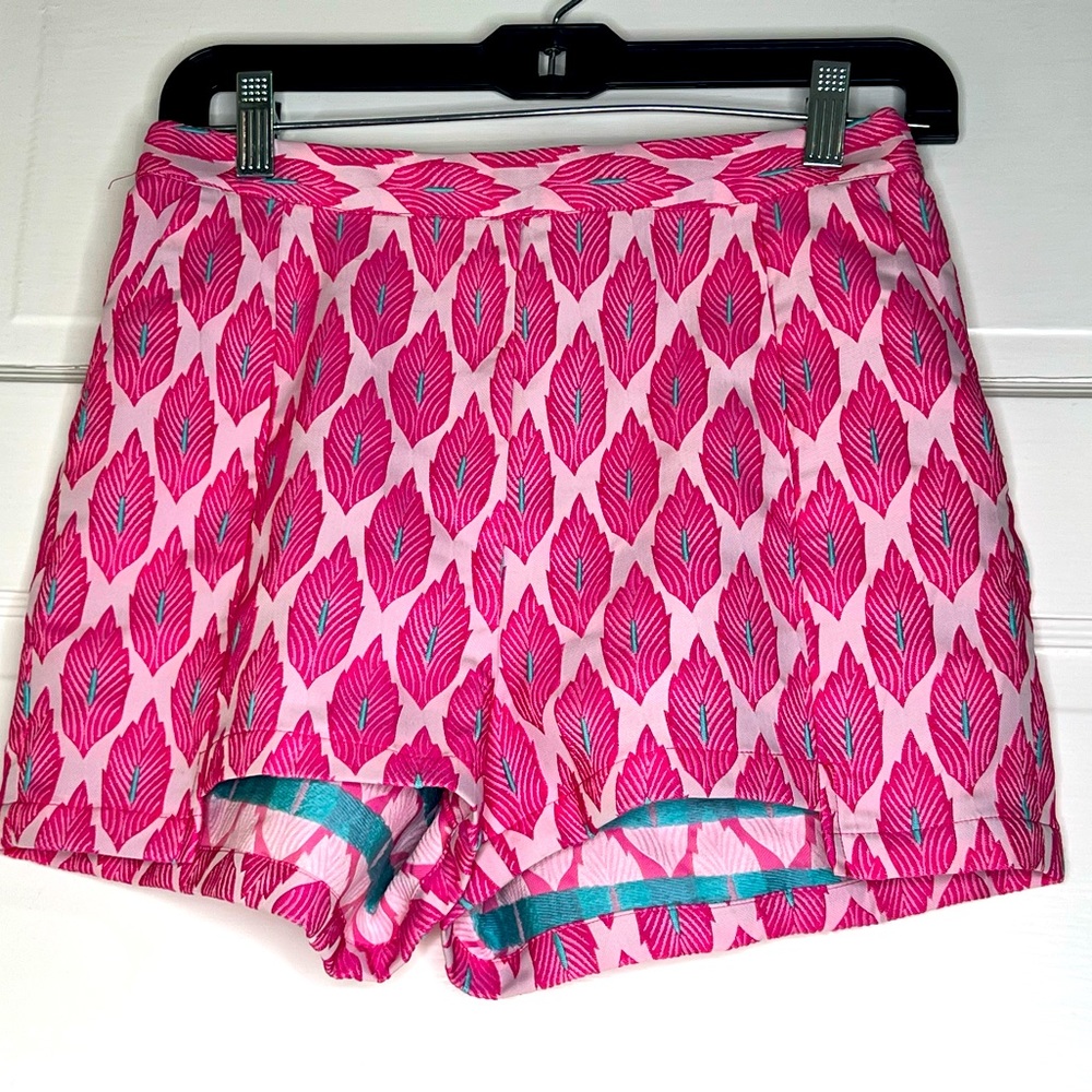 Ladakh Pink Green Feather Leaves Jaquard Patterned Shorts Small NWT Hi Rise wht